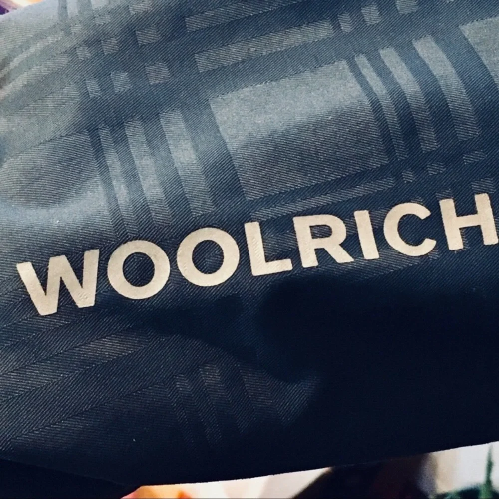 Woolrich Puffer Jacket w/ Removable Hood - Picture 3 of 13